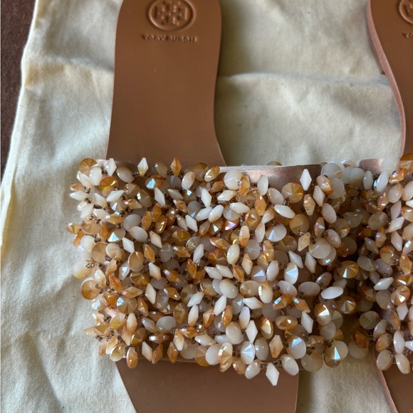 Tory Burch peach beaded flat sandals with wood sole - Picture 2 of 6